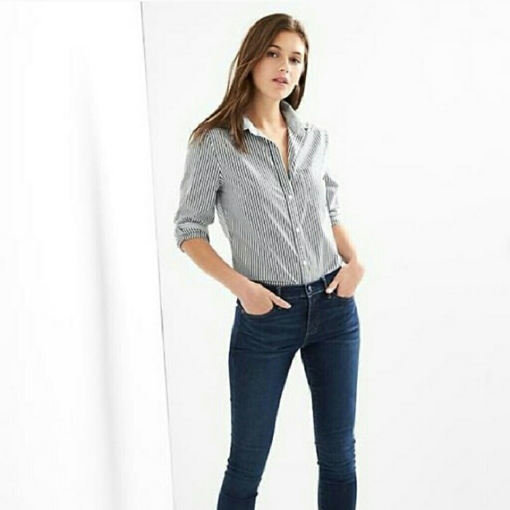 Gap striped boyfriend shirt